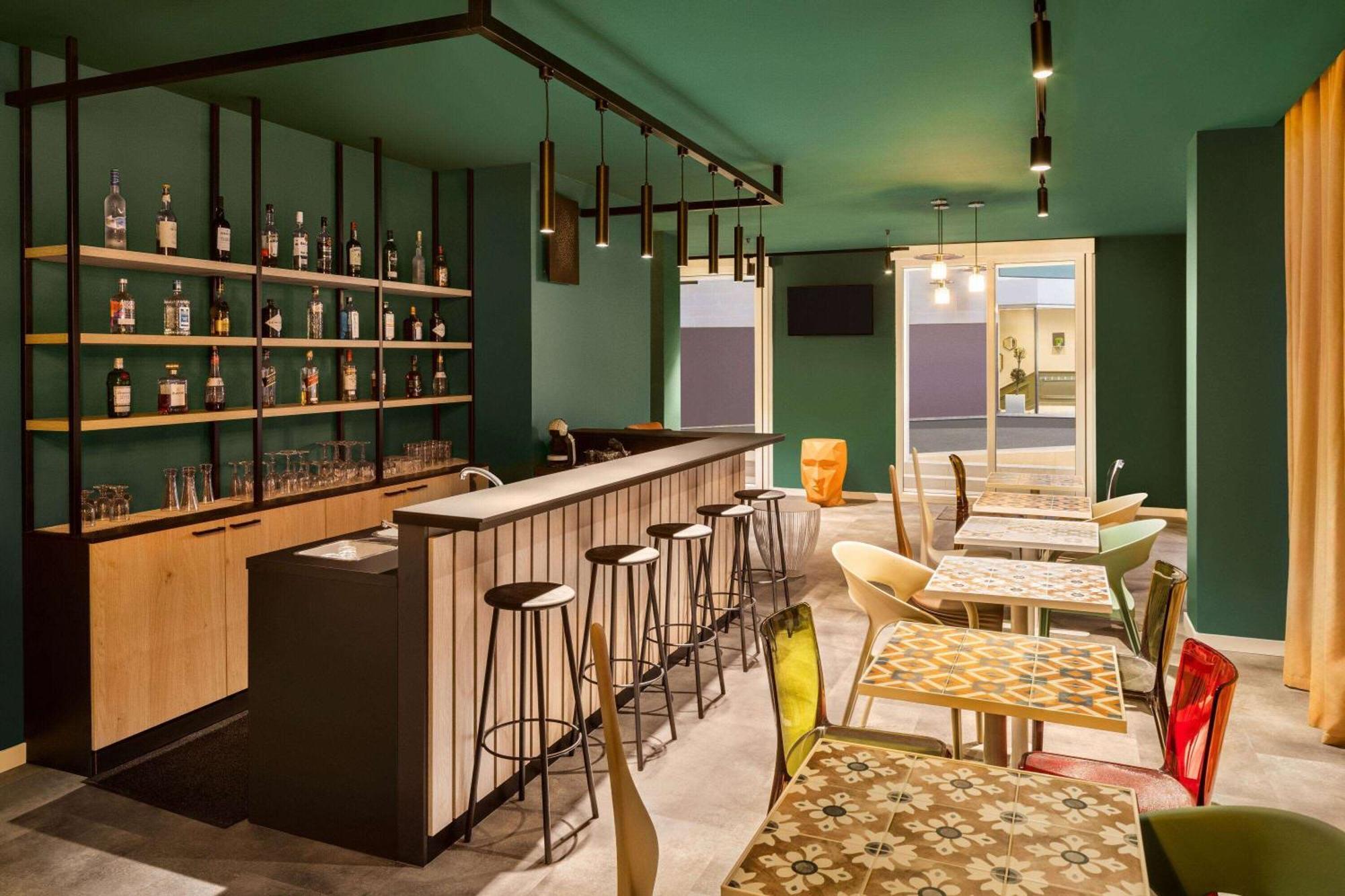 Quadro Hotel, Trademark Collection By Wyndham San Ġiljan Buitenkant foto