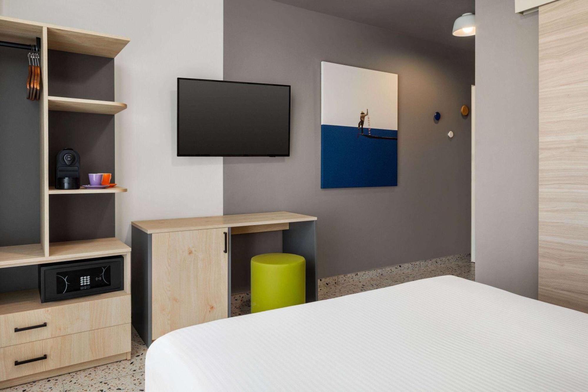 Quadro Hotel, Trademark Collection By Wyndham San Ġiljan Buitenkant foto