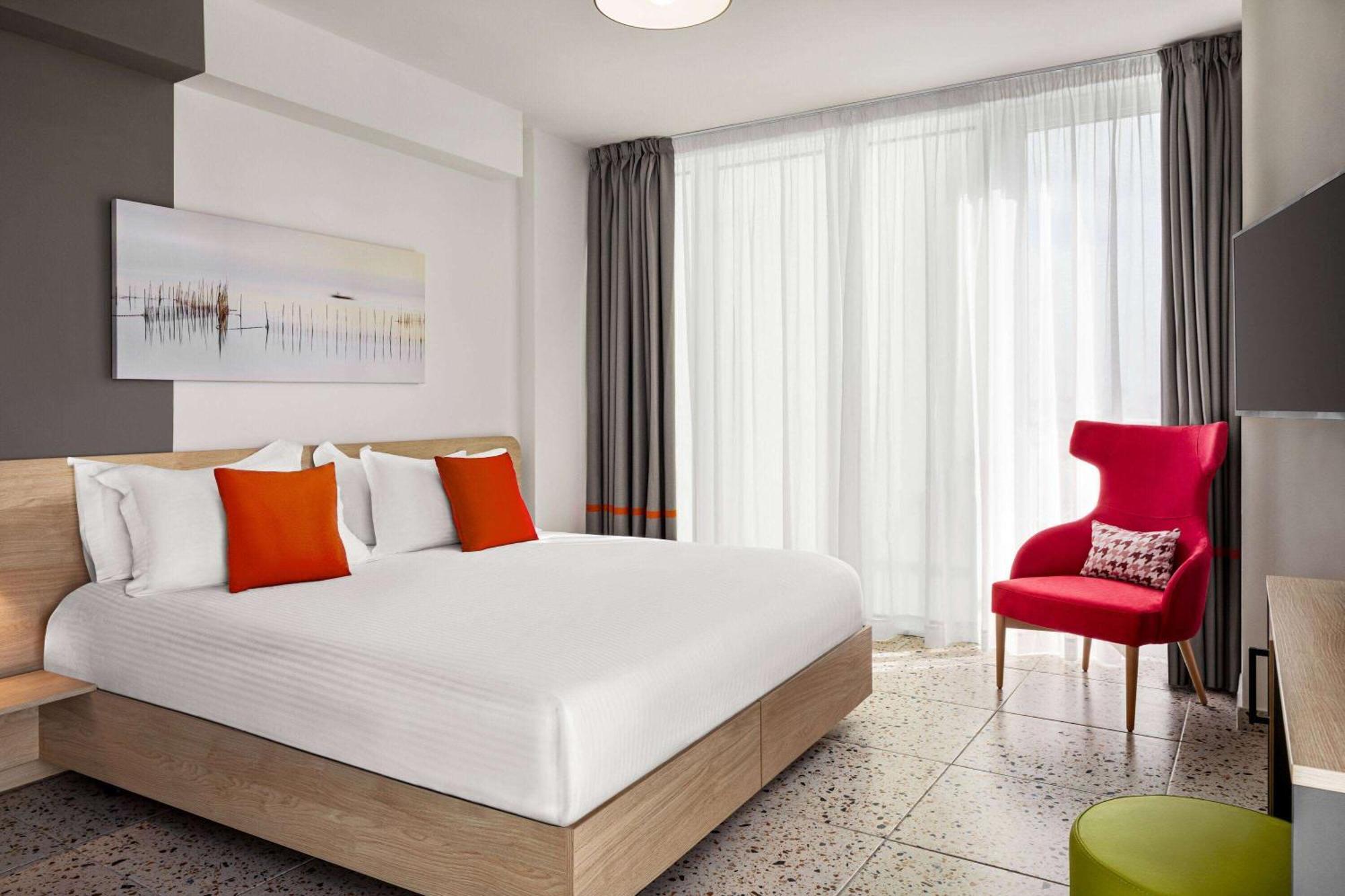 Quadro Hotel, Trademark Collection By Wyndham San Ġiljan Buitenkant foto