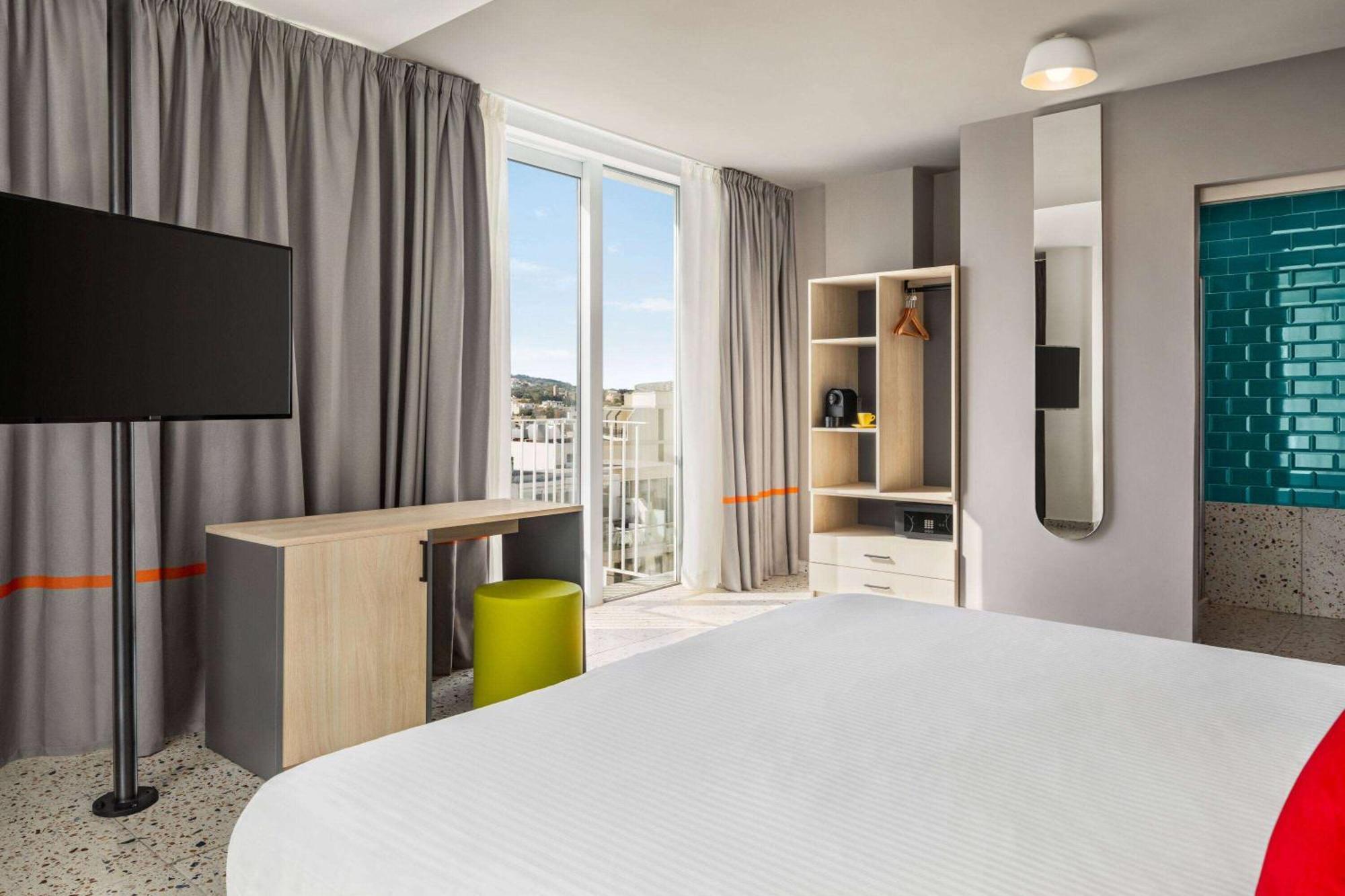 Quadro Hotel, Trademark Collection By Wyndham San Ġiljan Buitenkant foto